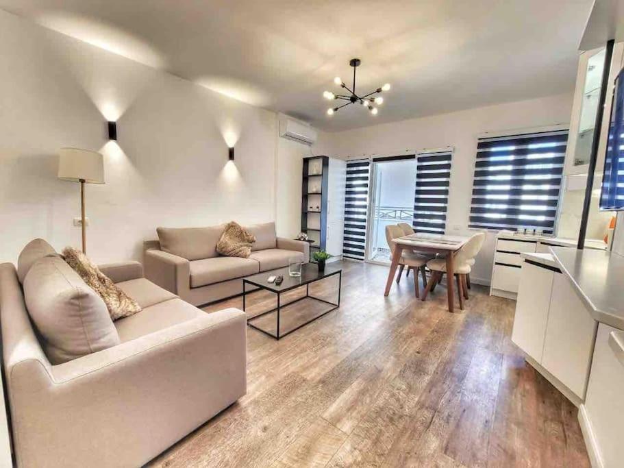 53° Bs Skanderbeg City Center Comfort Tirana Esterno foto