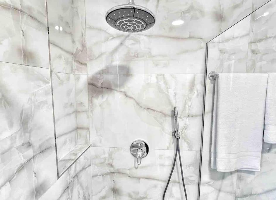 53° Bs Skanderbeg City Center Comfort Tirana Esterno foto